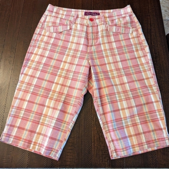 2 pair Gloria Vanderbilt Shorts Size 14 Fit Like 12 - Picture 8 of 11